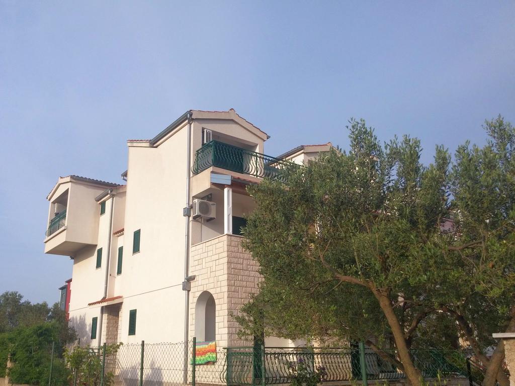 Apartments And Rooms Saric Jadrija Exterior photo