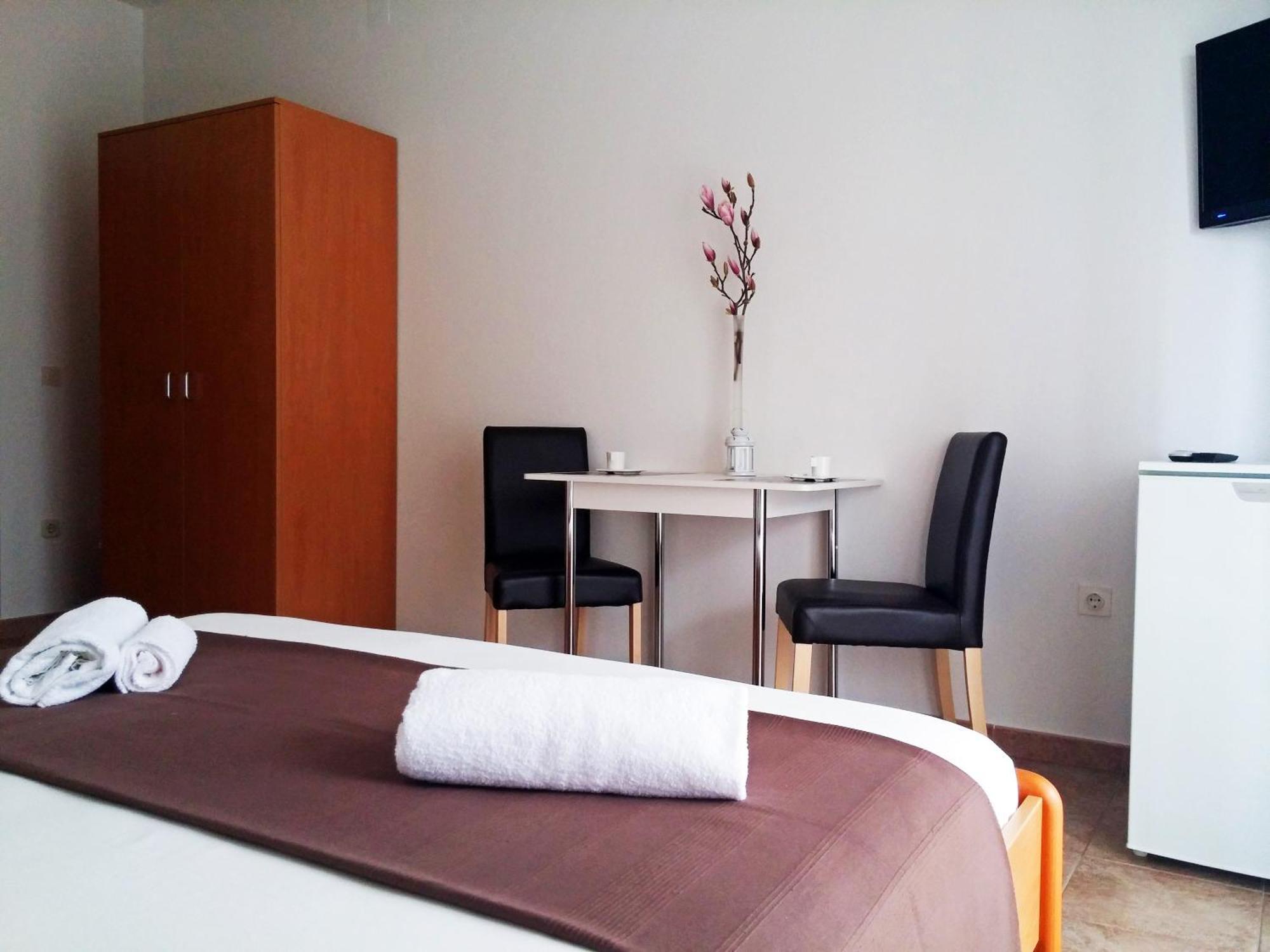 Apartments And Rooms Saric Jadrija Room photo