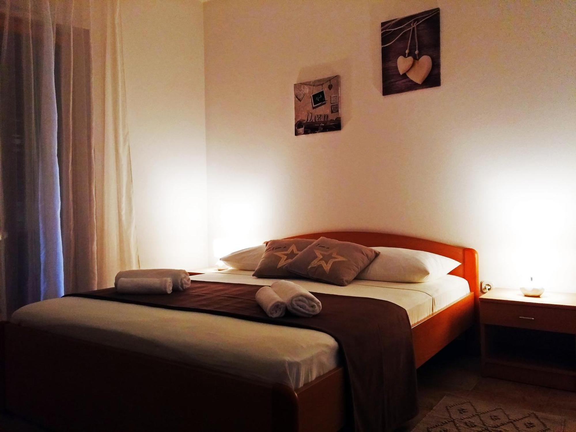 Apartments And Rooms Saric Jadrija Room photo