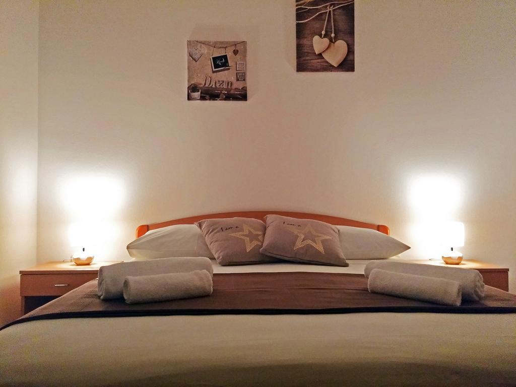 Apartments And Rooms Saric Jadrija Room photo